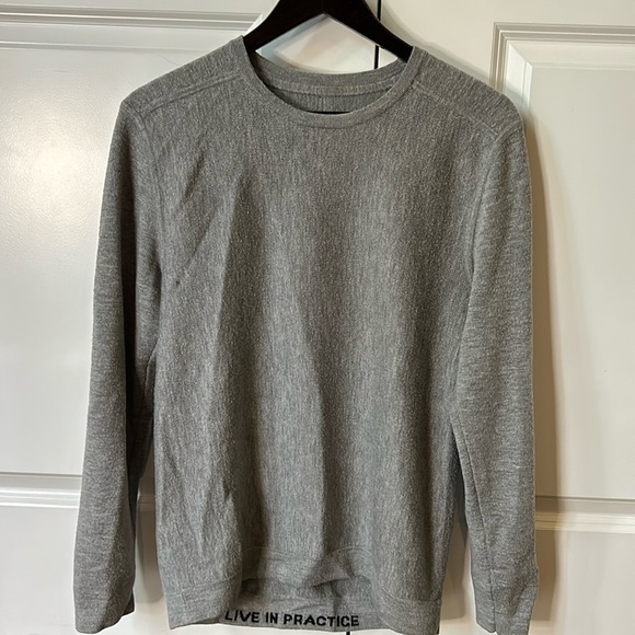 Men’s Medium Lululemob Merino Wool Sweater